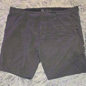 Vuori Men's Charcoal Flat-Front Performance Shorts